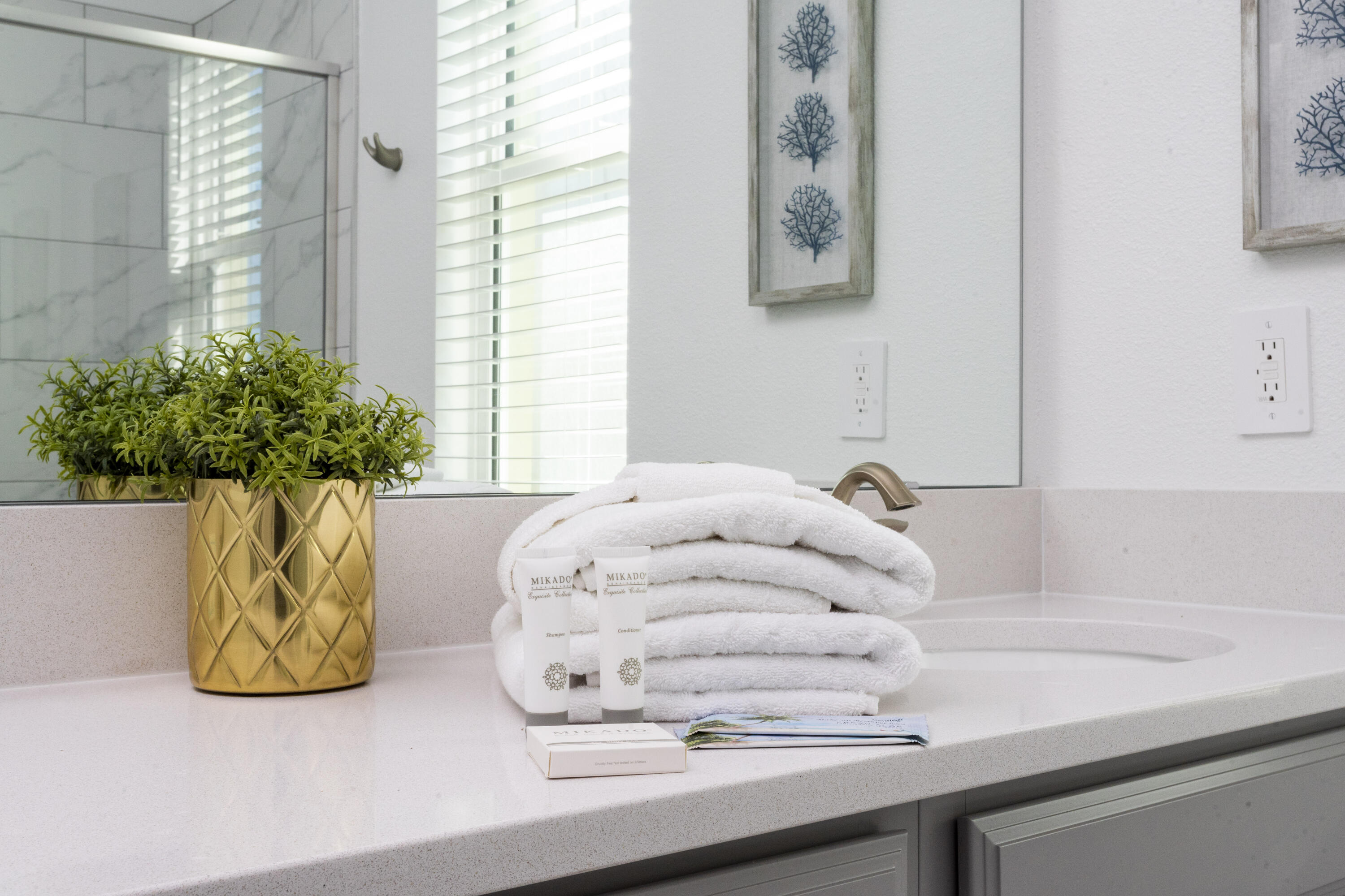 HARBOR ISLAND BEACH CLUB - Residential