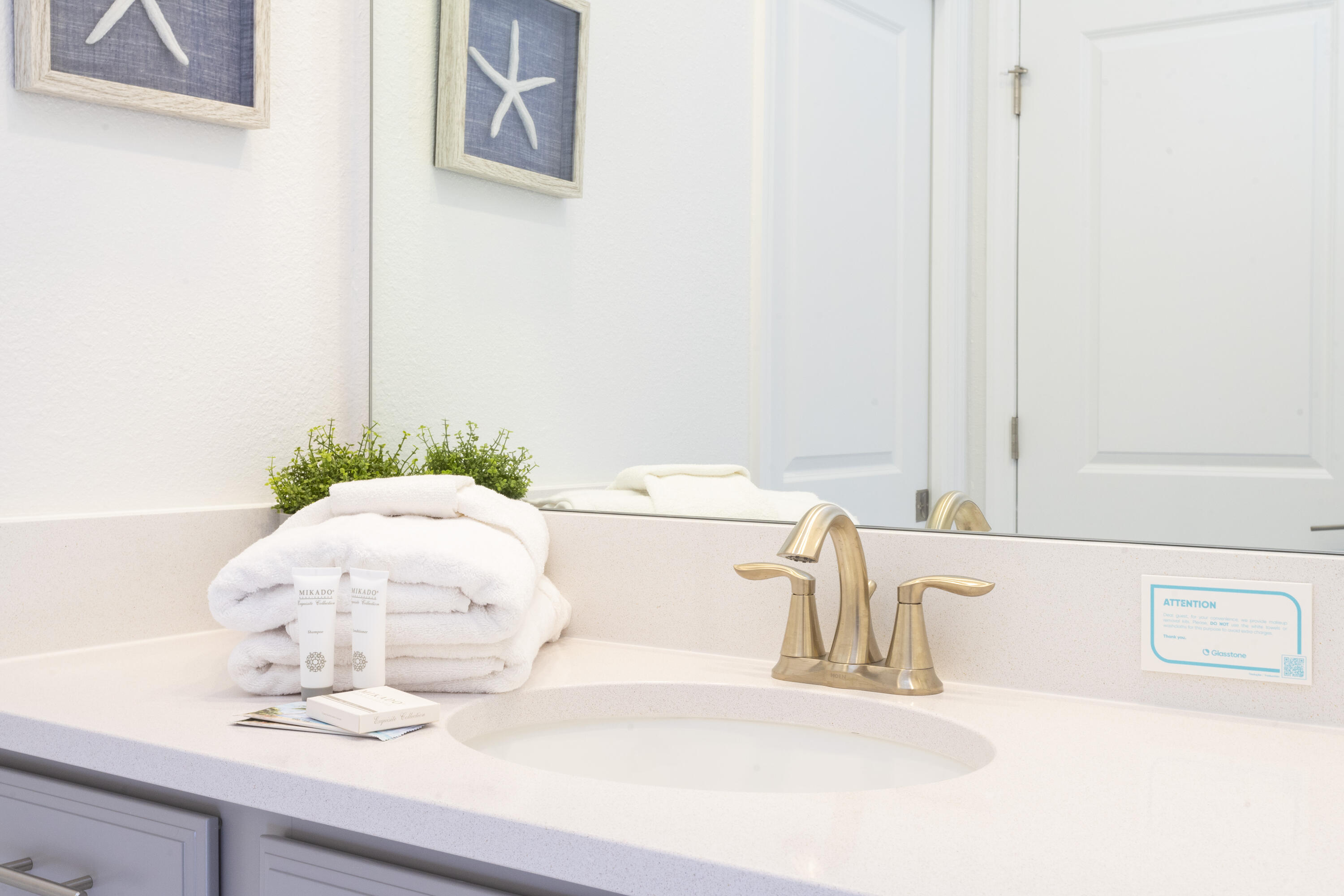 HARBOR ISLAND BEACH CLUB - Residential