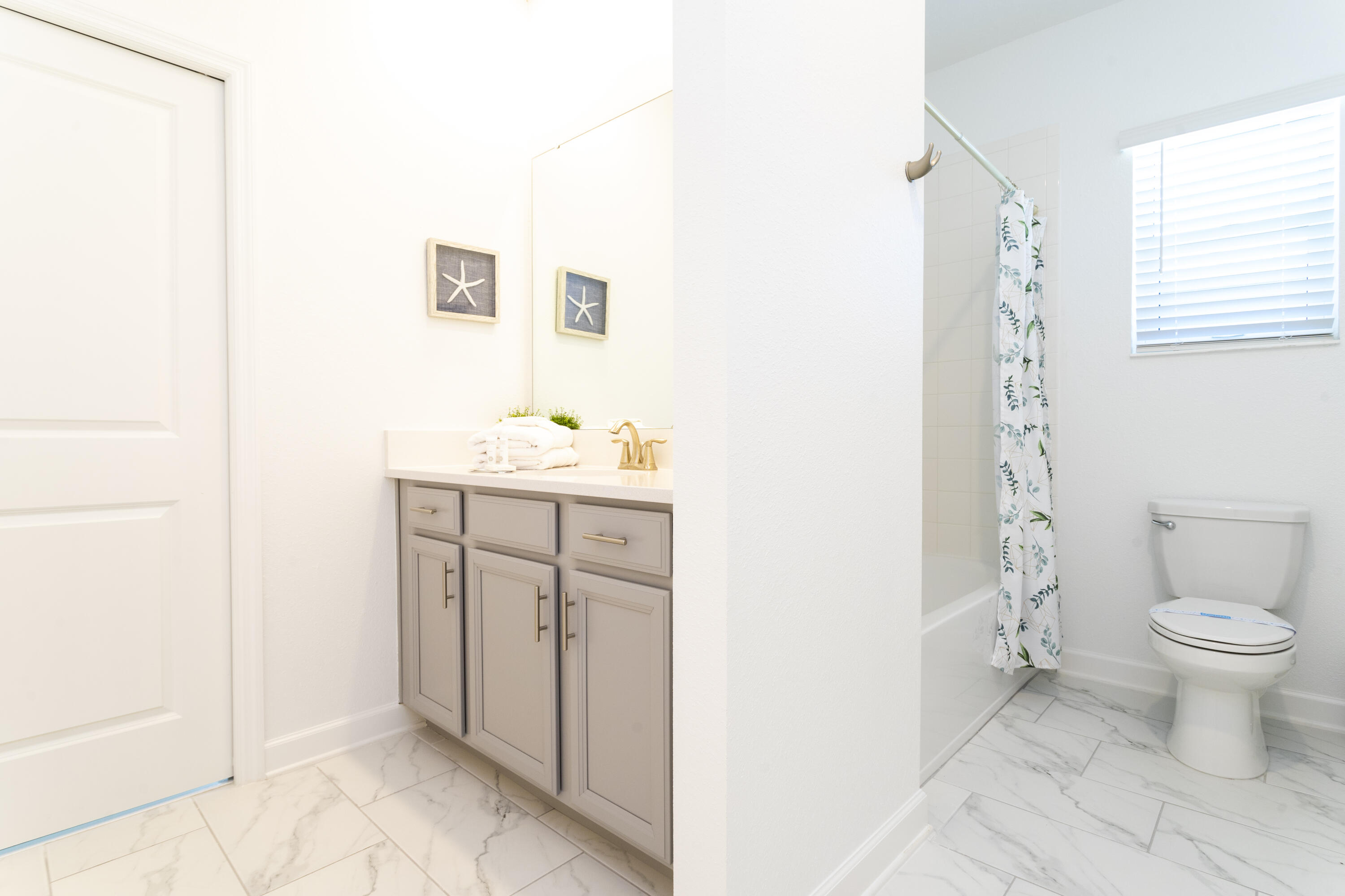 HARBOR ISLAND BEACH CLUB - Residential