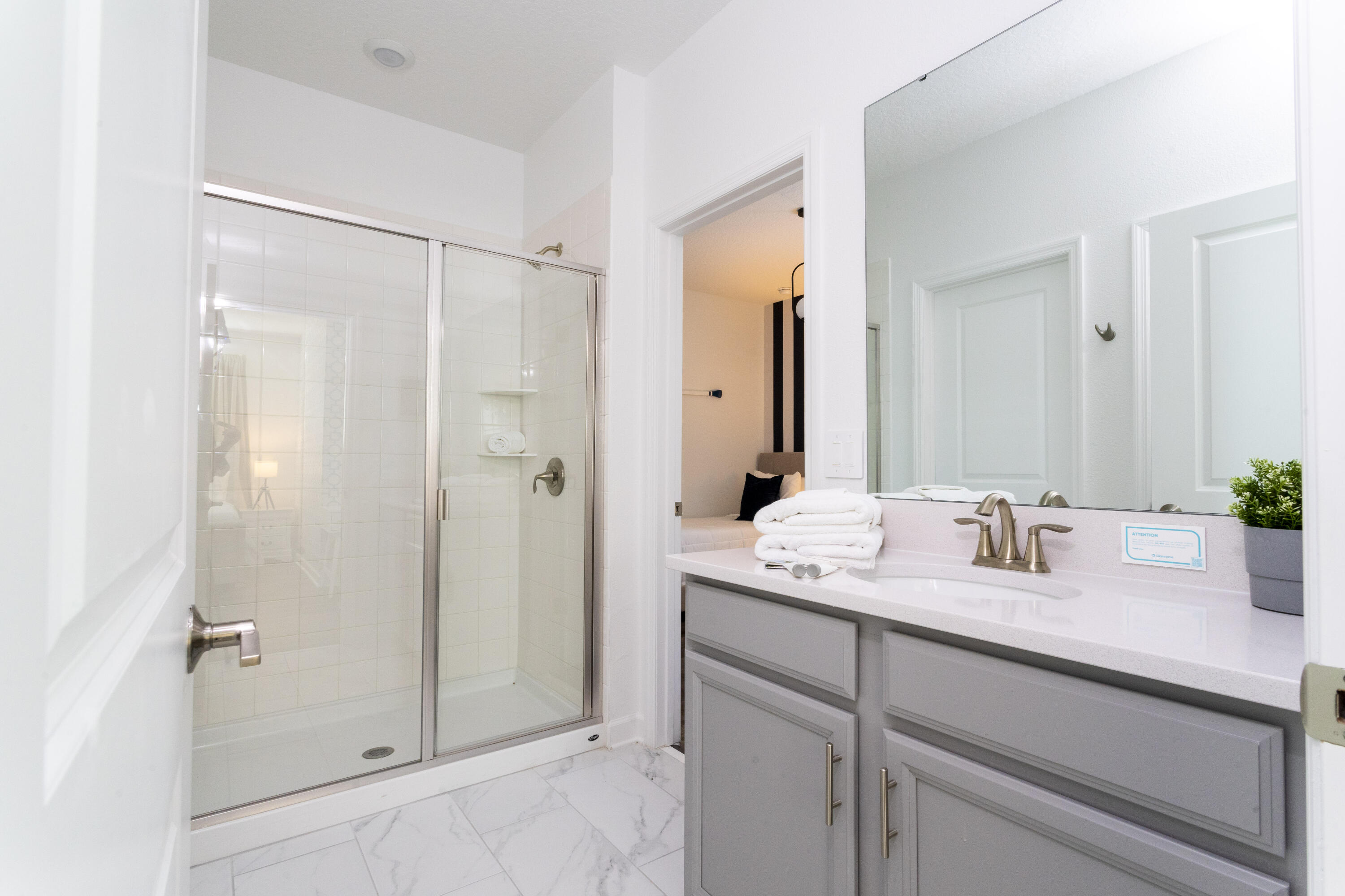 HARBOR ISLAND BEACH CLUB - Residential