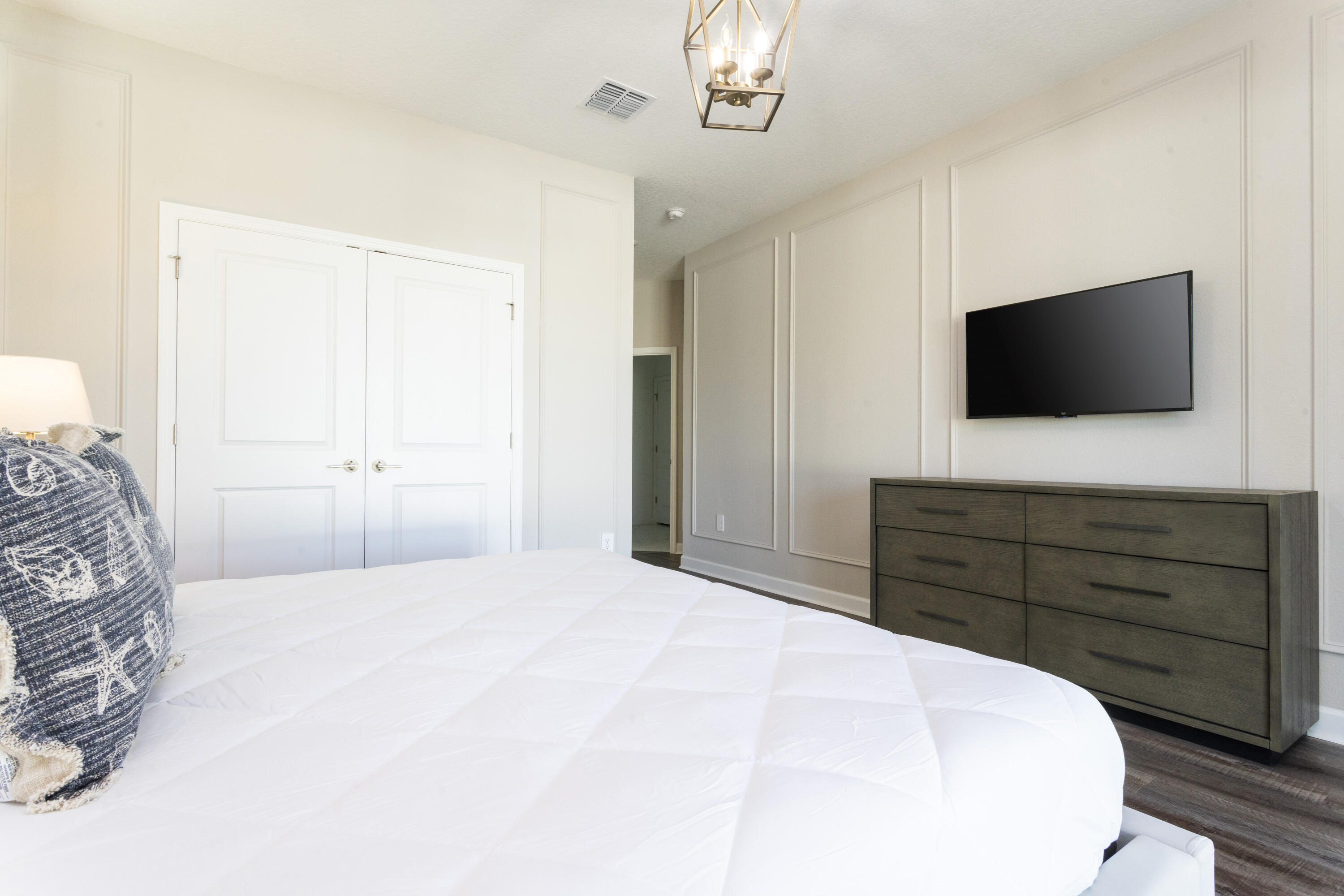 HARBOR ISLAND BEACH CLUB - Residential