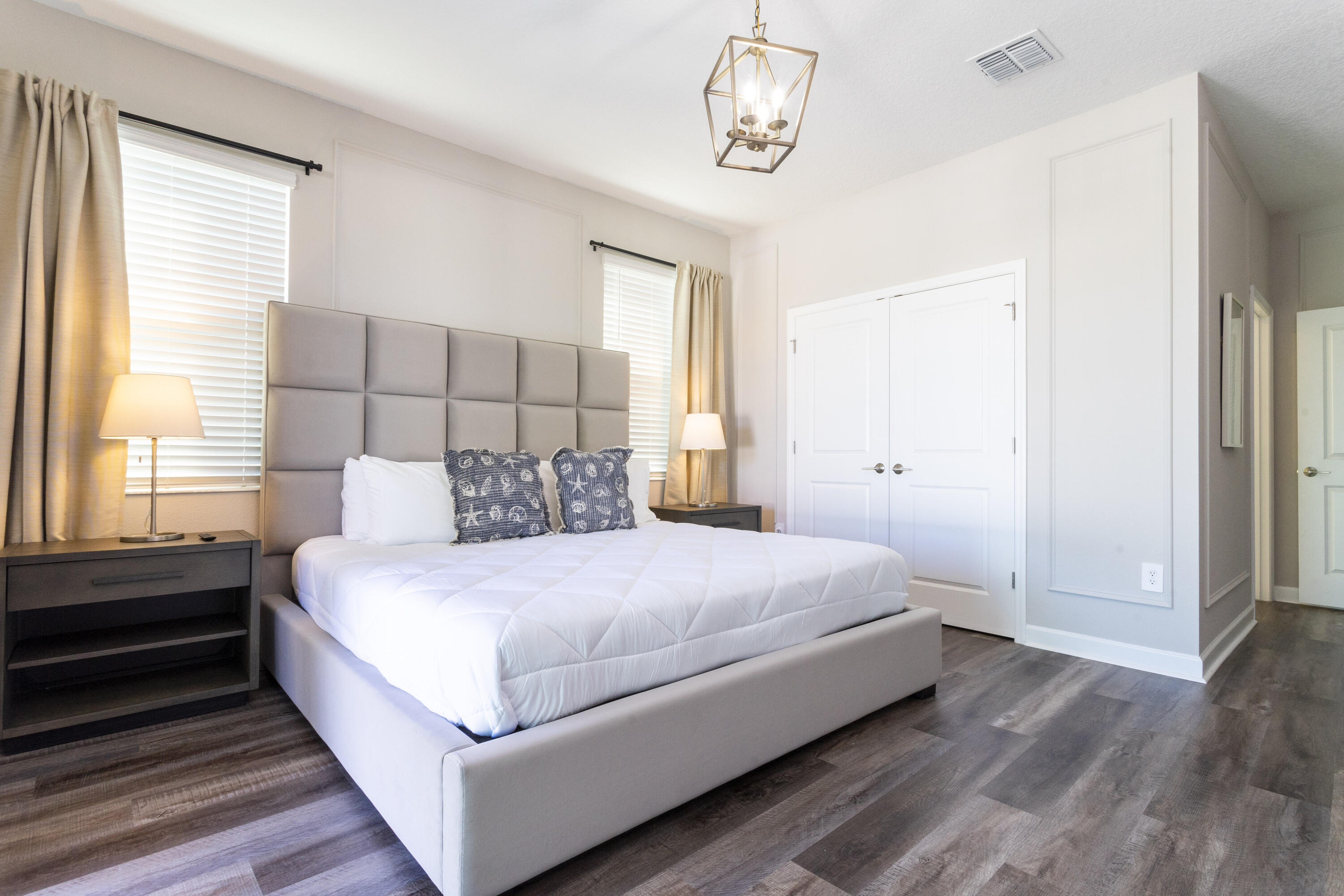 HARBOR ISLAND BEACH CLUB - Residential