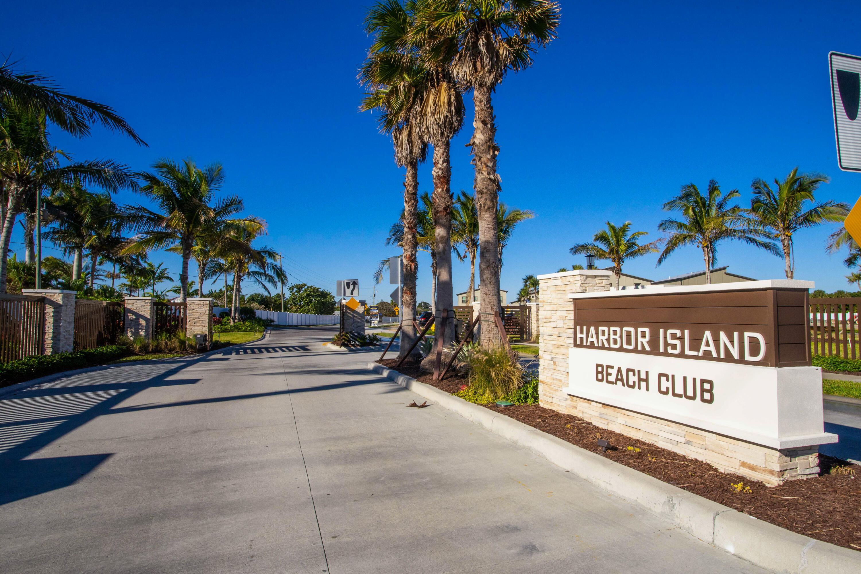 HARBOR ISLAND BEACH CLUB - Residential