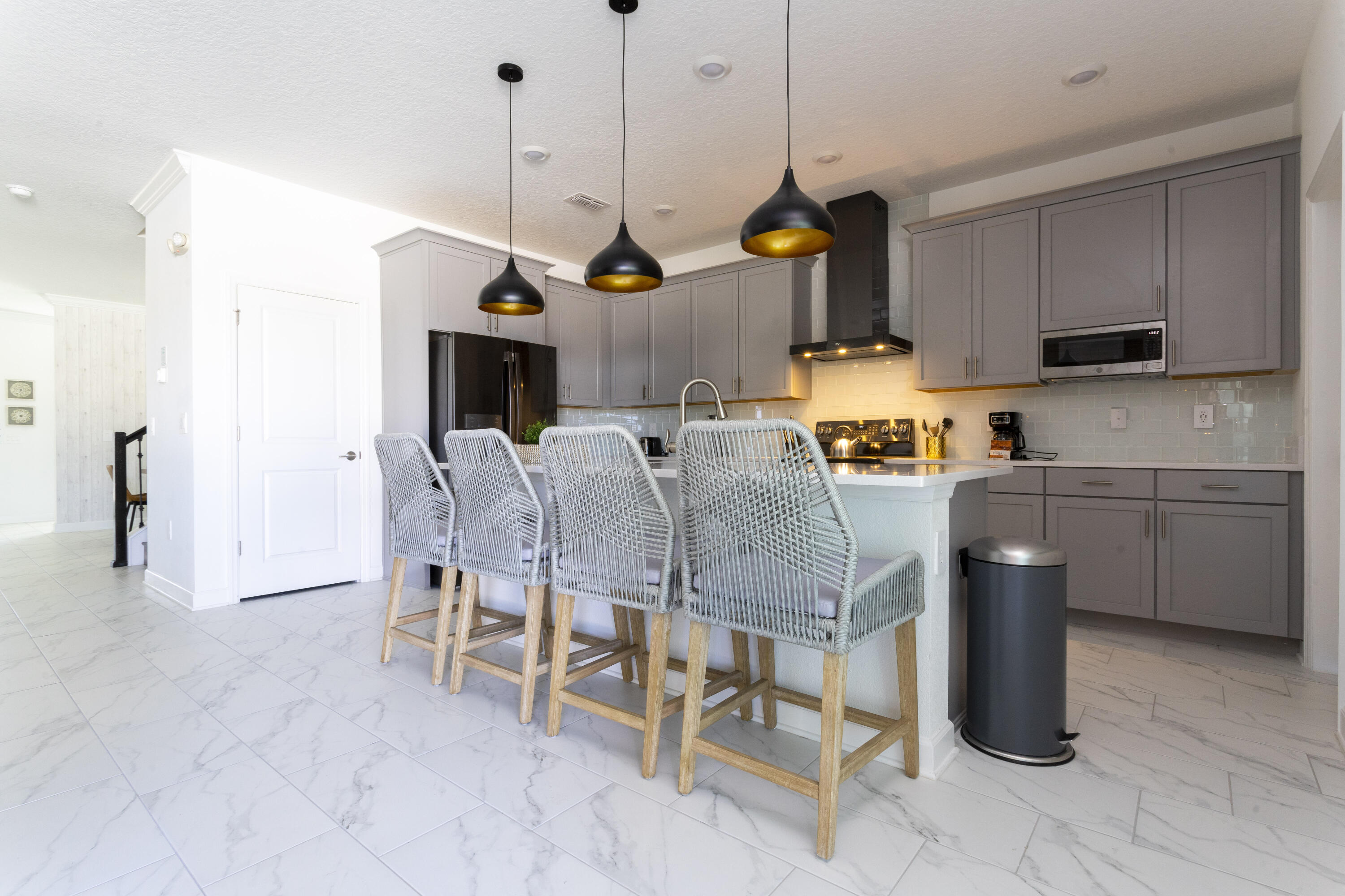 HARBOR ISLAND BEACH CLUB - Residential