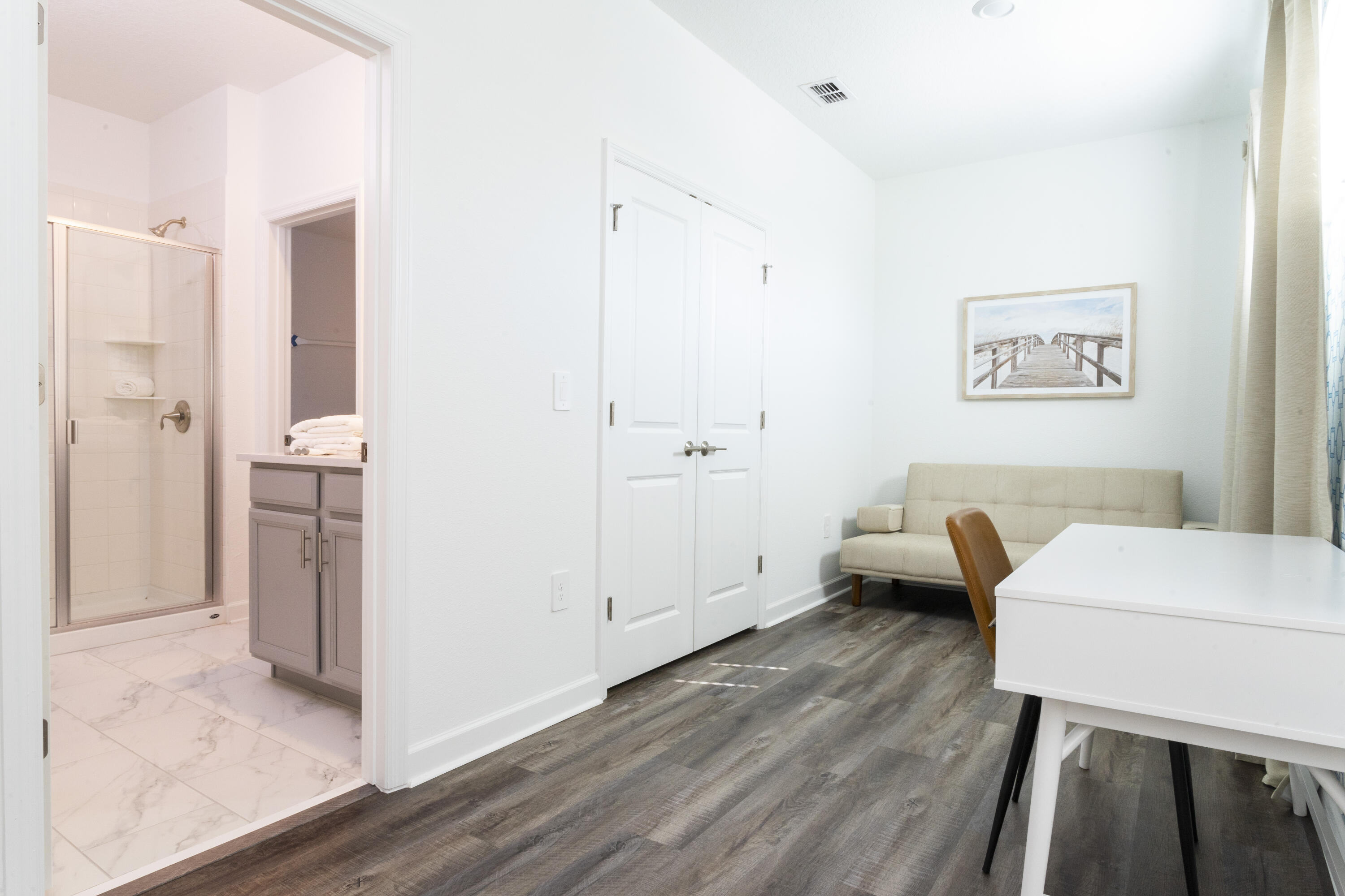 HARBOR ISLAND BEACH CLUB - Residential