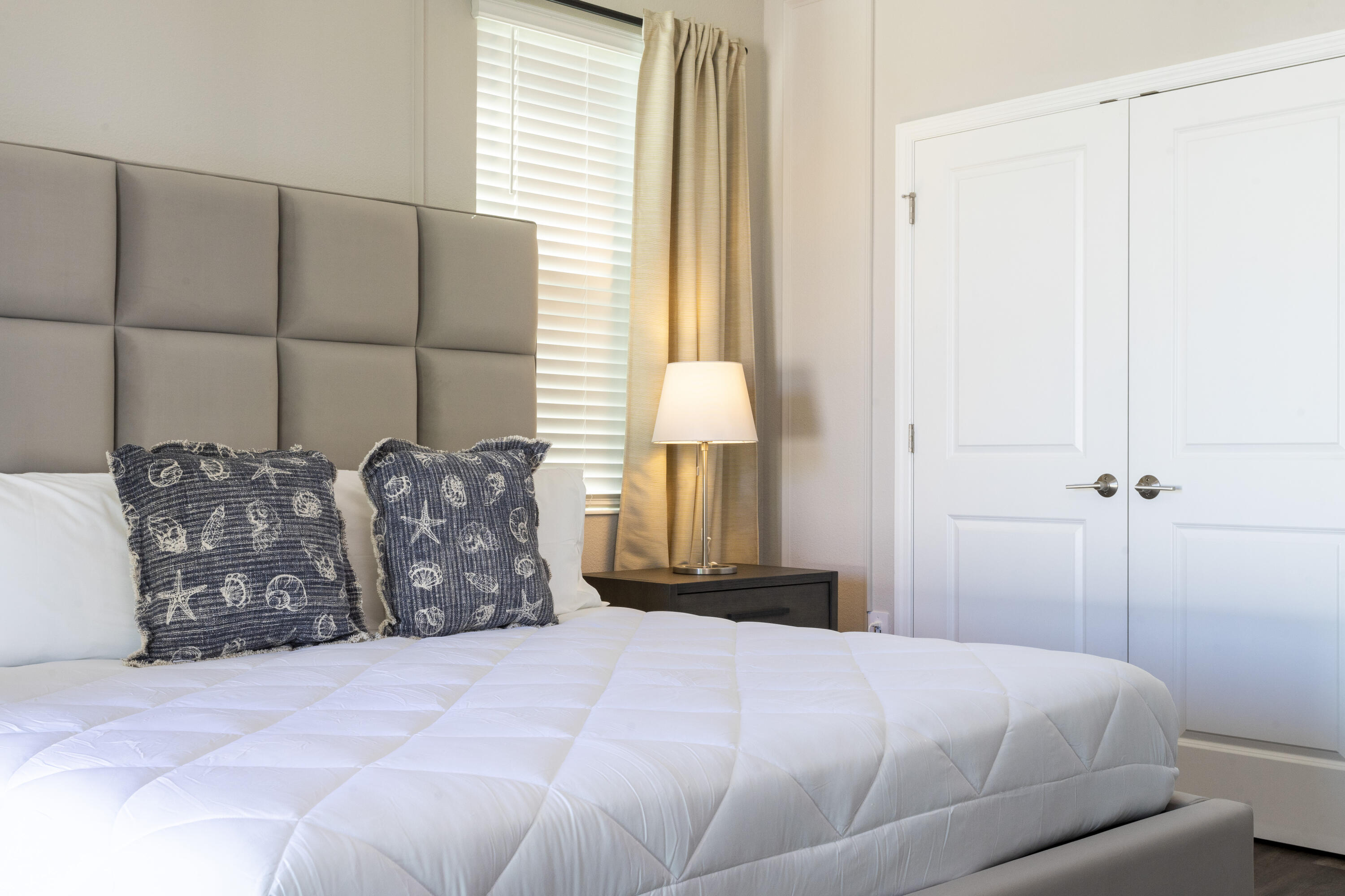 HARBOR ISLAND BEACH CLUB - Residential