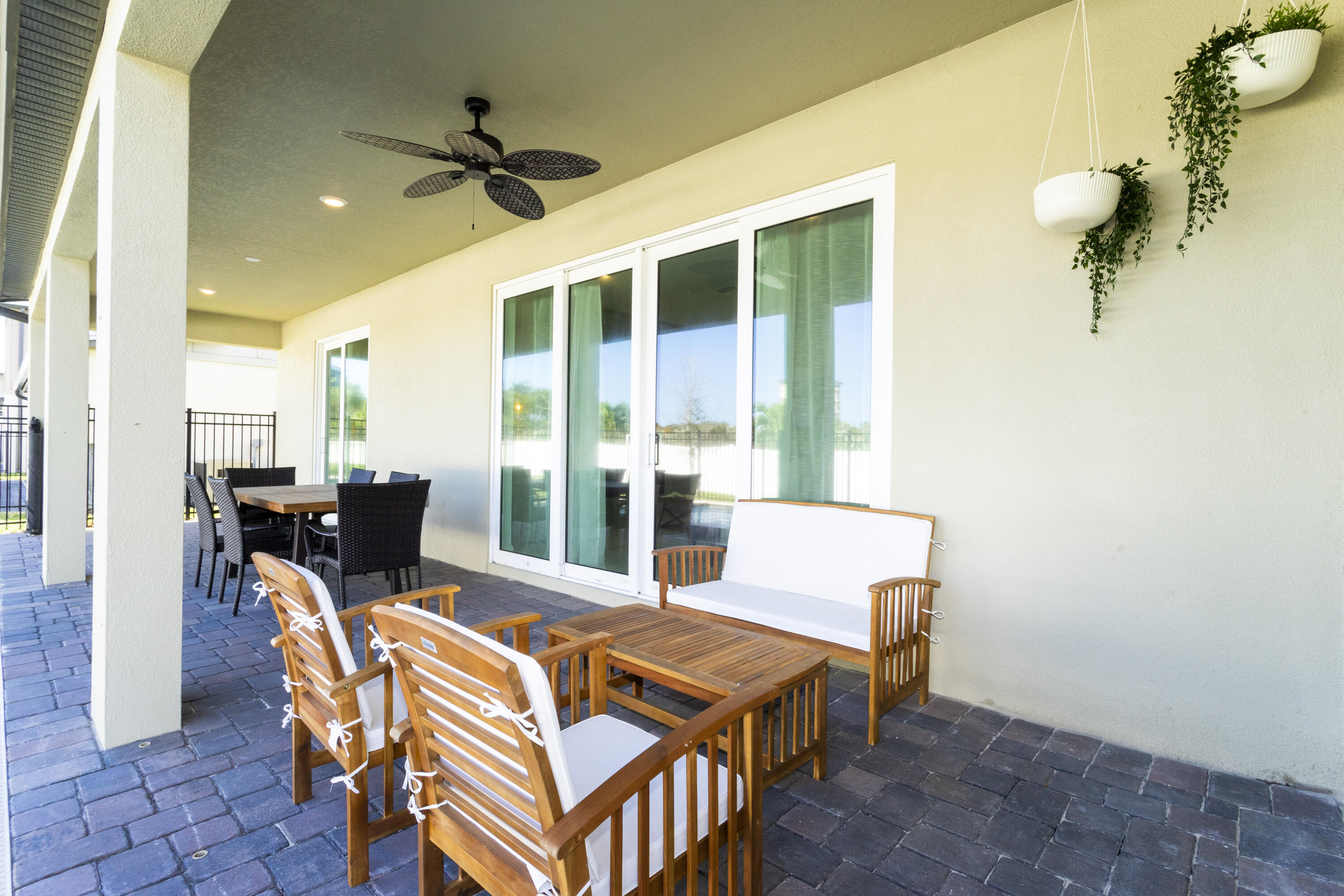 HARBOR ISLAND BEACH CLUB - Residential