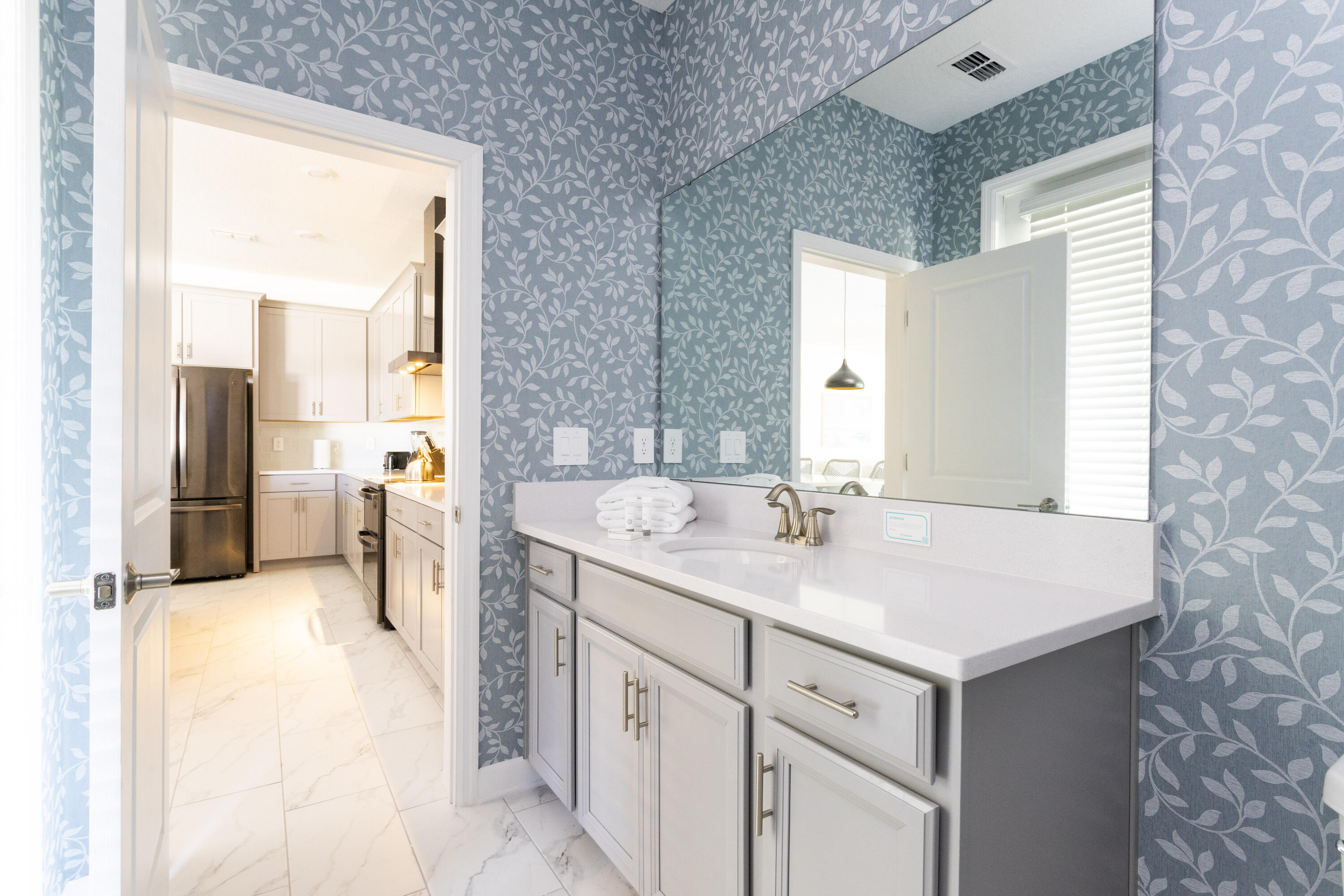 HARBOR ISLAND BEACH CLUB - Residential