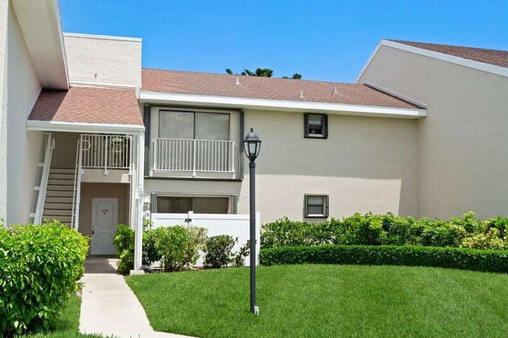 Photo of 3218 S Lakeview Circle #7-102, Hutchinson Island, FL 34949 (MLS # R10742072)