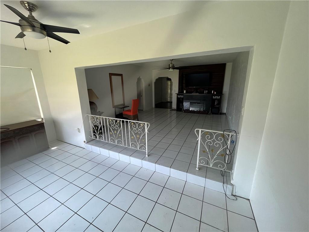 North Hollywood 4-1 B - Residential
