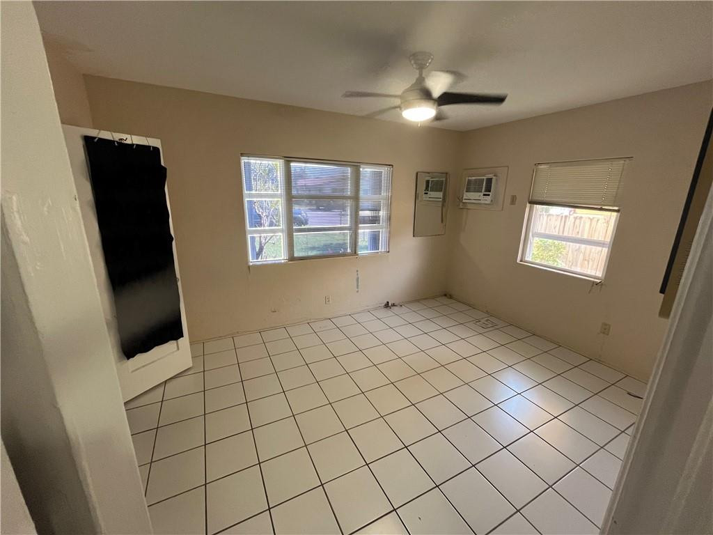 North Hollywood 4-1 B - Residential