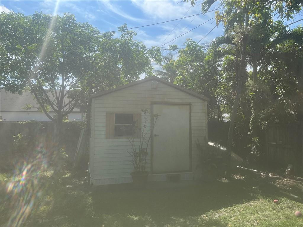 North Hollywood 4-1 B - Residential