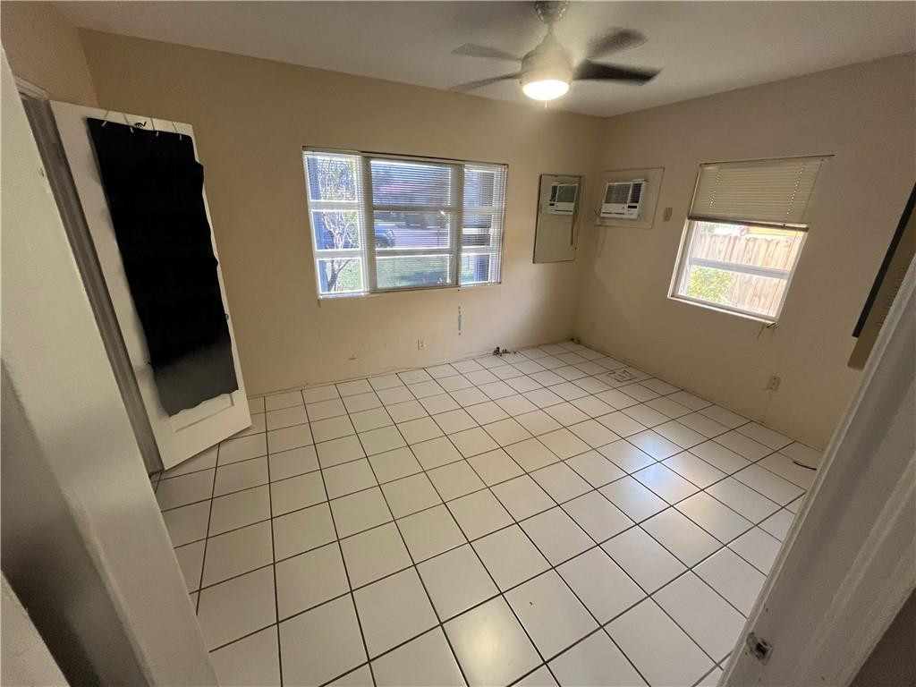 North Hollywood 4-1 B - Residential