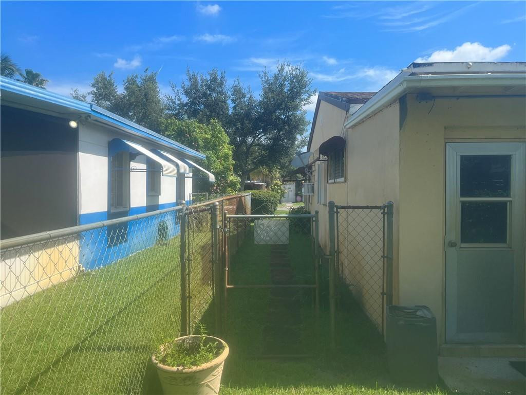 North Hollywood 4-1 B - Residential