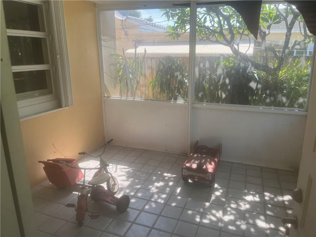North Hollywood 4-1 B - Residential