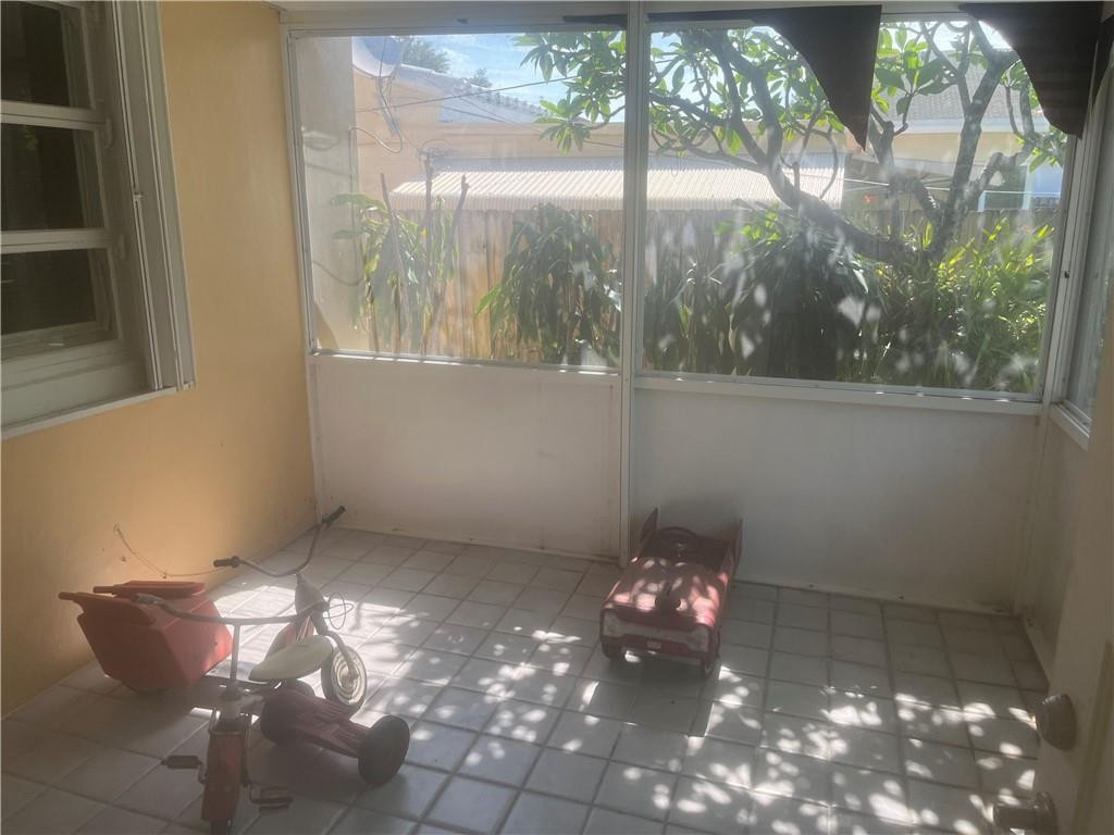 North Hollywood 4-1 B - Residential