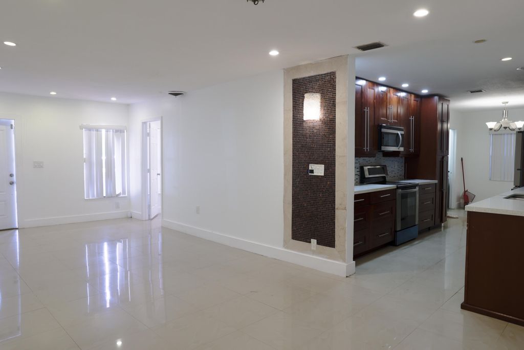 Photo of 5380 SW 10th Street, Margate, FL 33068 (MLS # B26011335)