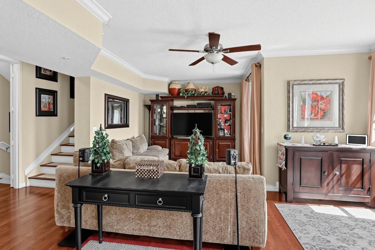6918 W SAMPLE Road 6918