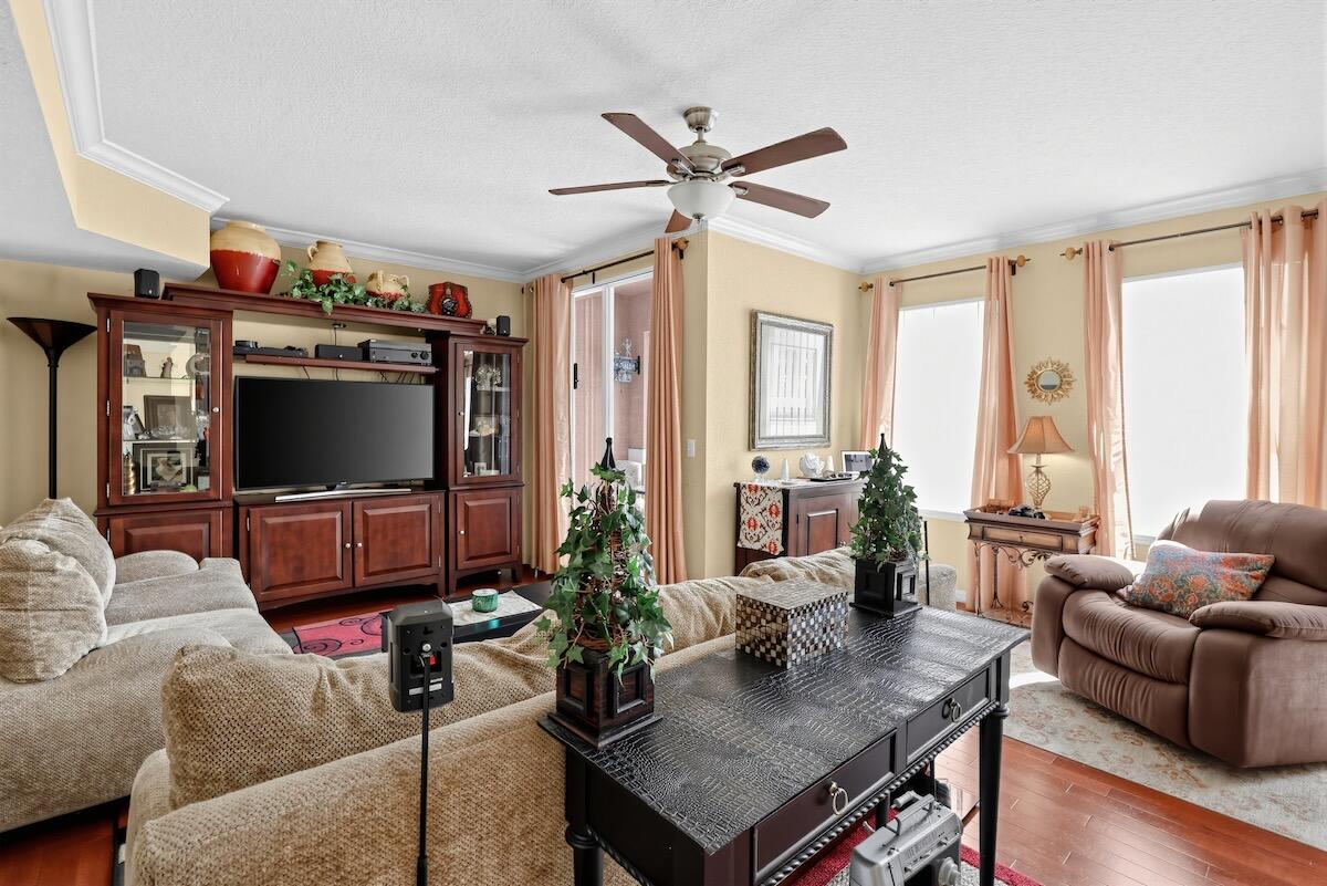 6918 W SAMPLE Road 6918