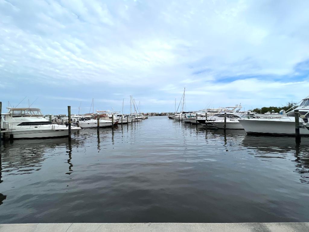 MOORINGS AT LANTANA CONDO 3 - Residential Lease