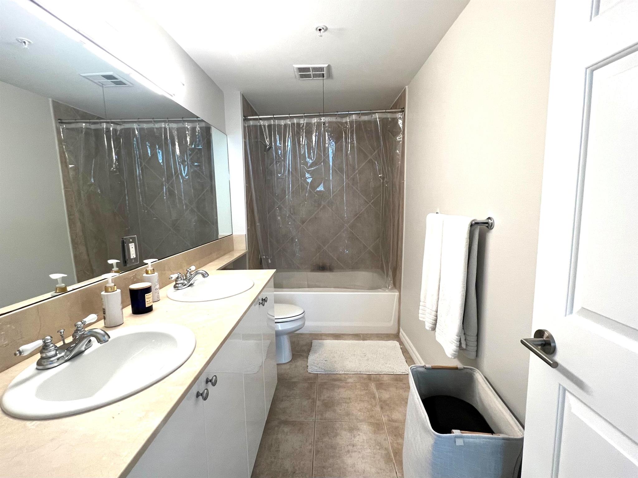 MOORINGS AT LANTANA CONDO - Residential Lease