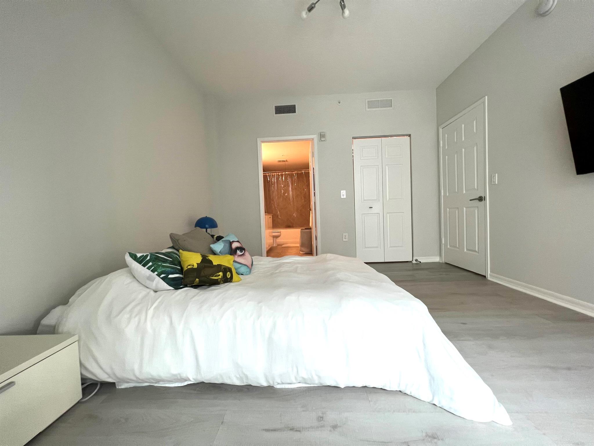 MOORINGS AT LANTANA CONDO - Residential Lease