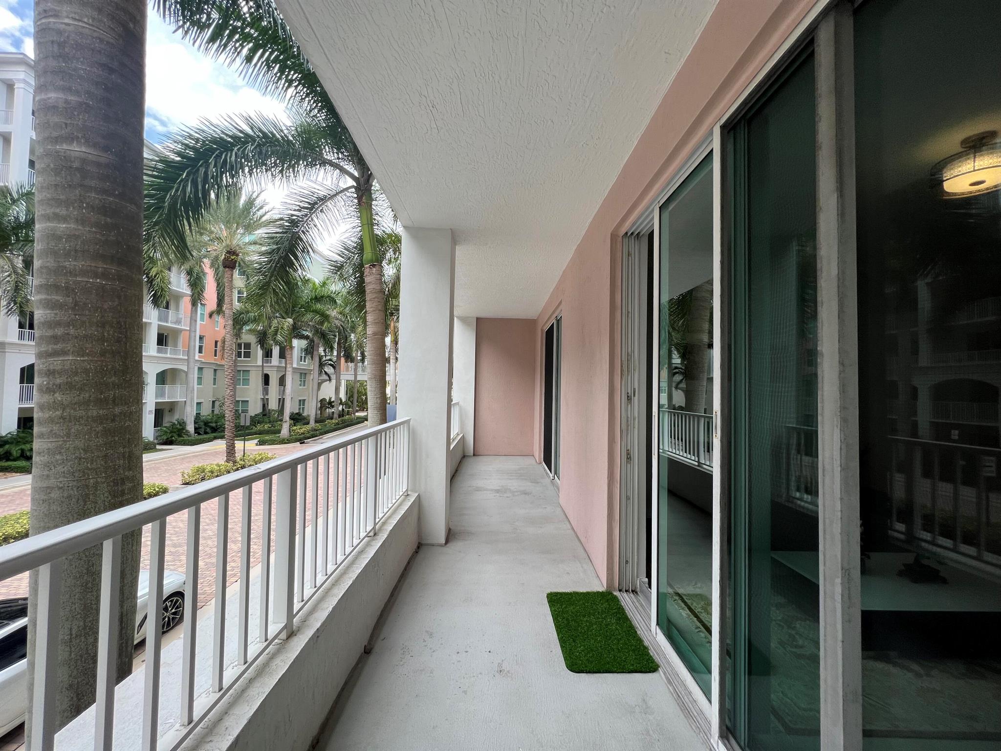 MOORINGS AT LANTANA CONDO - Residential Lease
