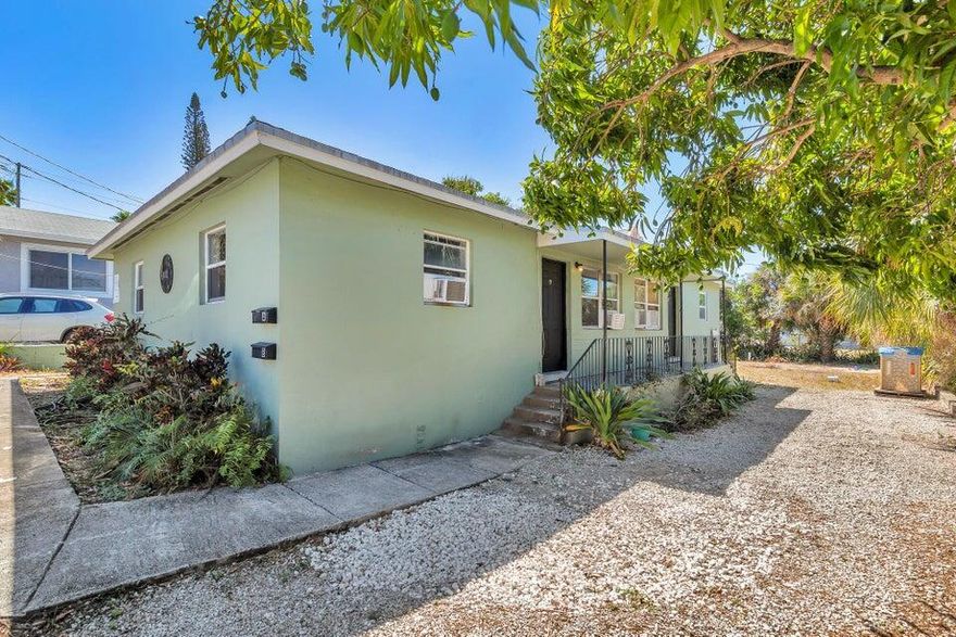 Must see this well maintained unit located centrally in West Palm Beach. Extremely close to downtown area of West Palm, with lots of everyday attractions to offer. Unit features fresh paint job, terrazo floor, spacious living area.  Do not miss out on this opportunity, will not last long.