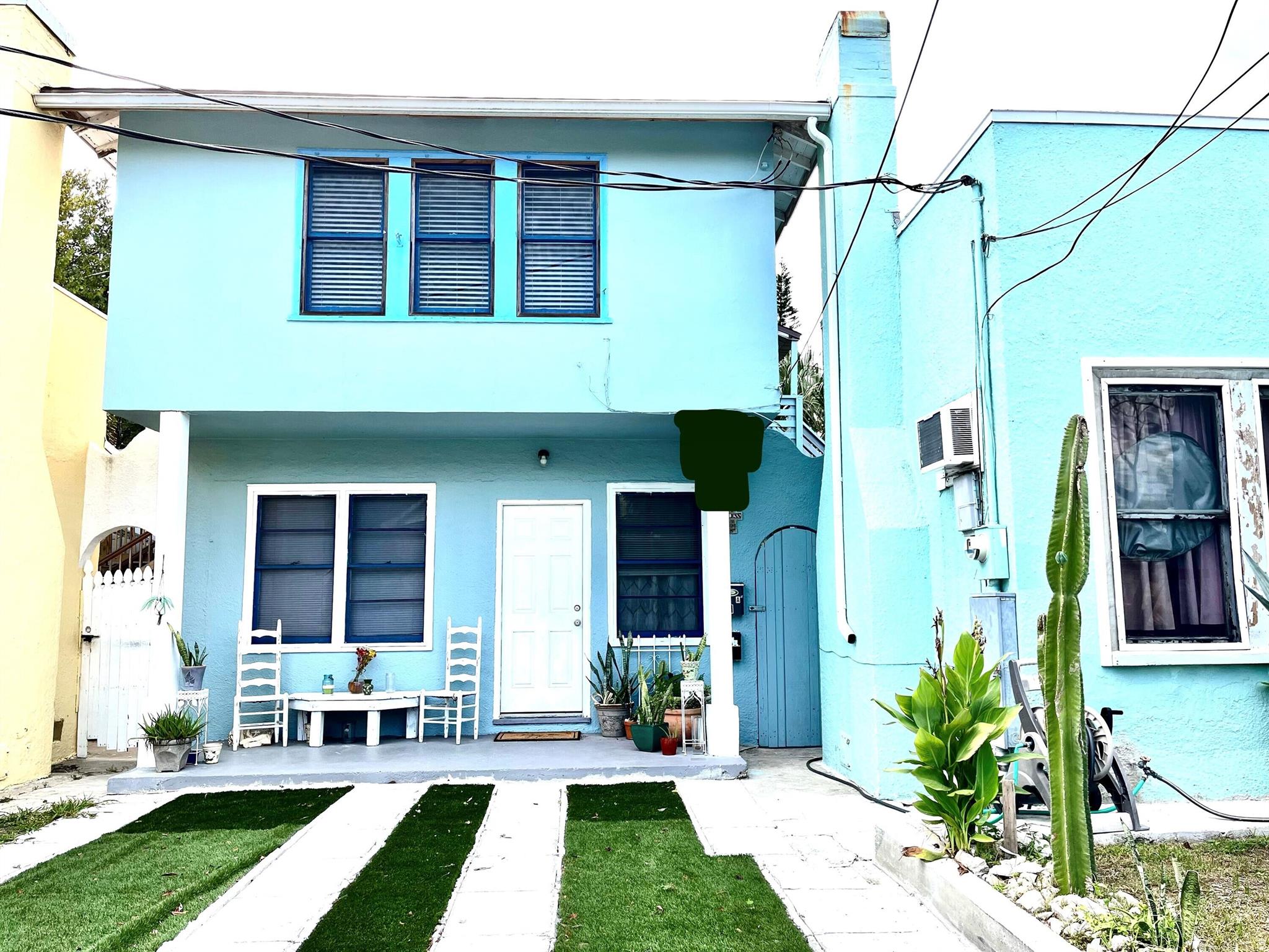 313 N Oleander Avenue 1