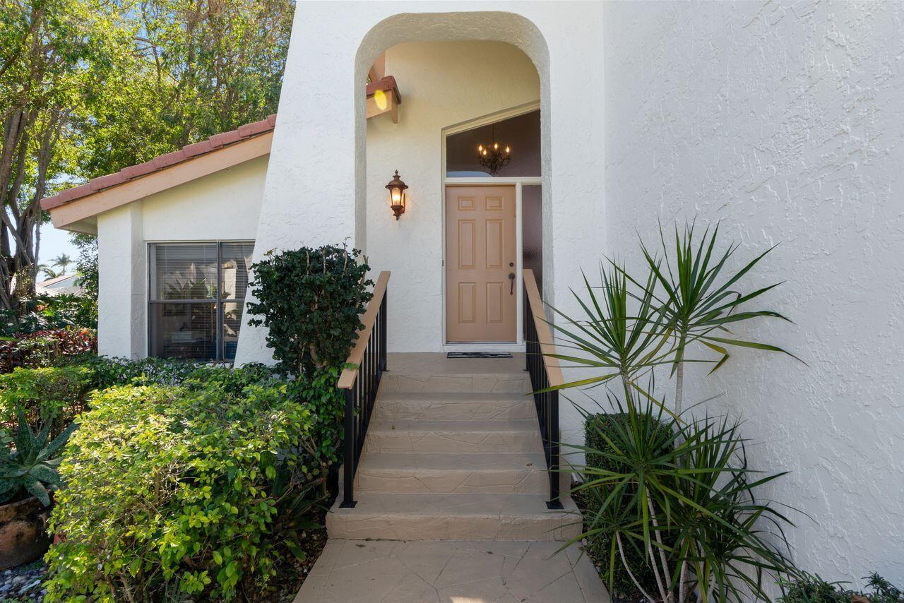 5787 Lakeview Mews Place