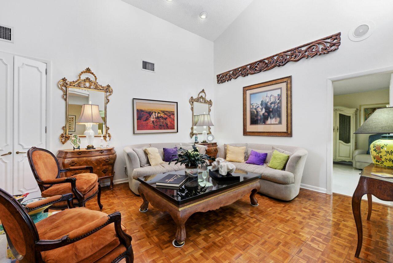 5787 Lakeview Mews Place