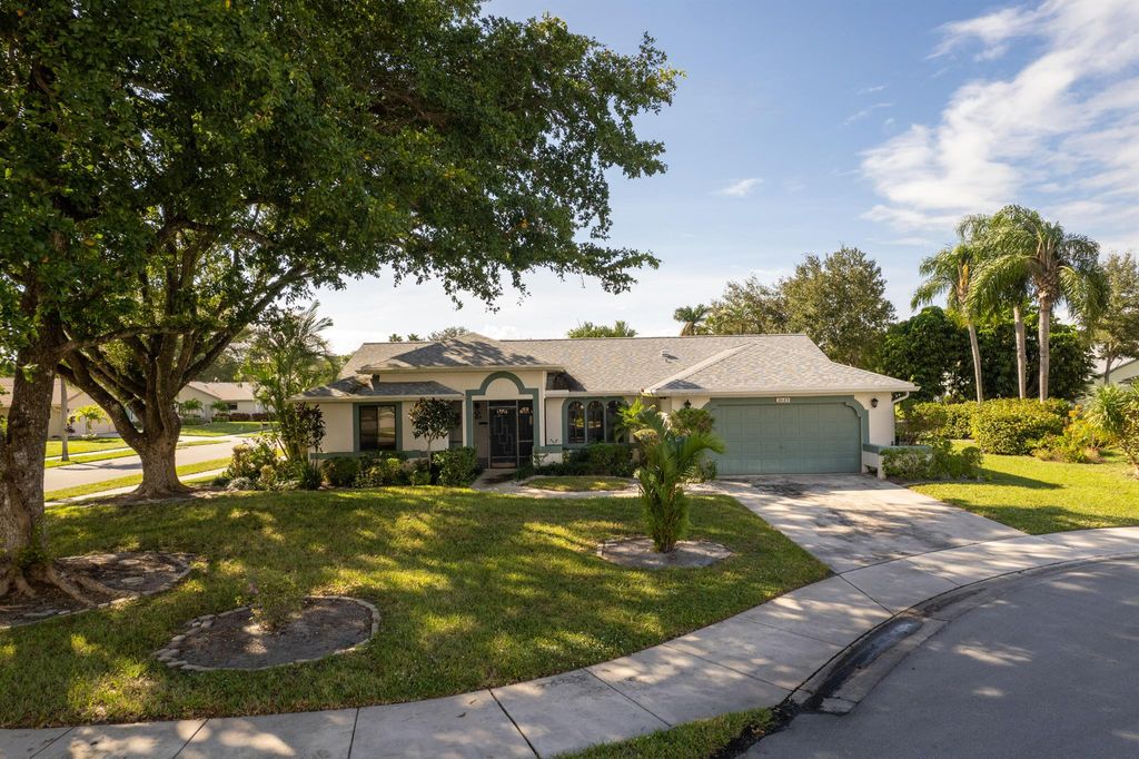 Photo of 3135 Riviera Drive, Delray Beach, FL 33445 (MLS # R11036368)