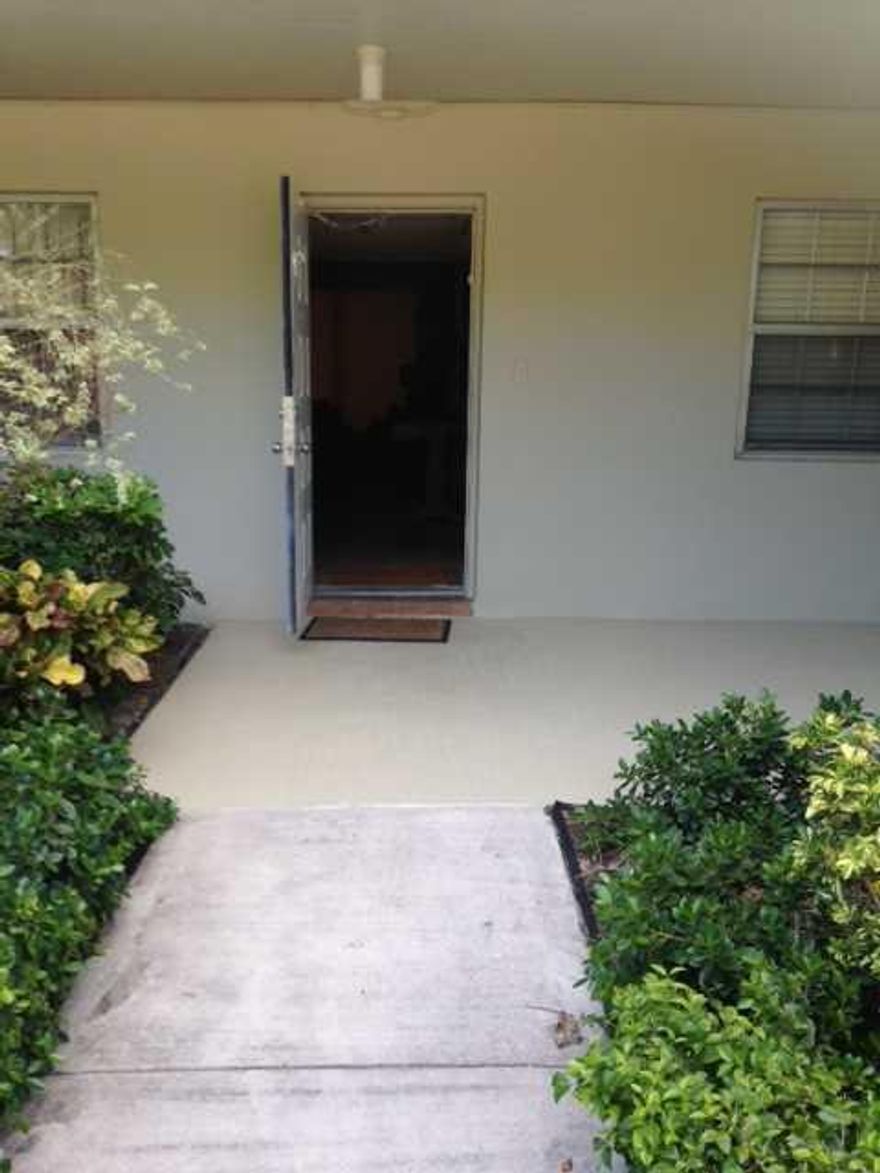 Beautiful garden apt. 3 bedrooms-2 baths, pool in front bldg. furnish or unfurnished. Enclosed terrace,  Vacant. Near Publix, Casino Isle, Turnpike,  I-95