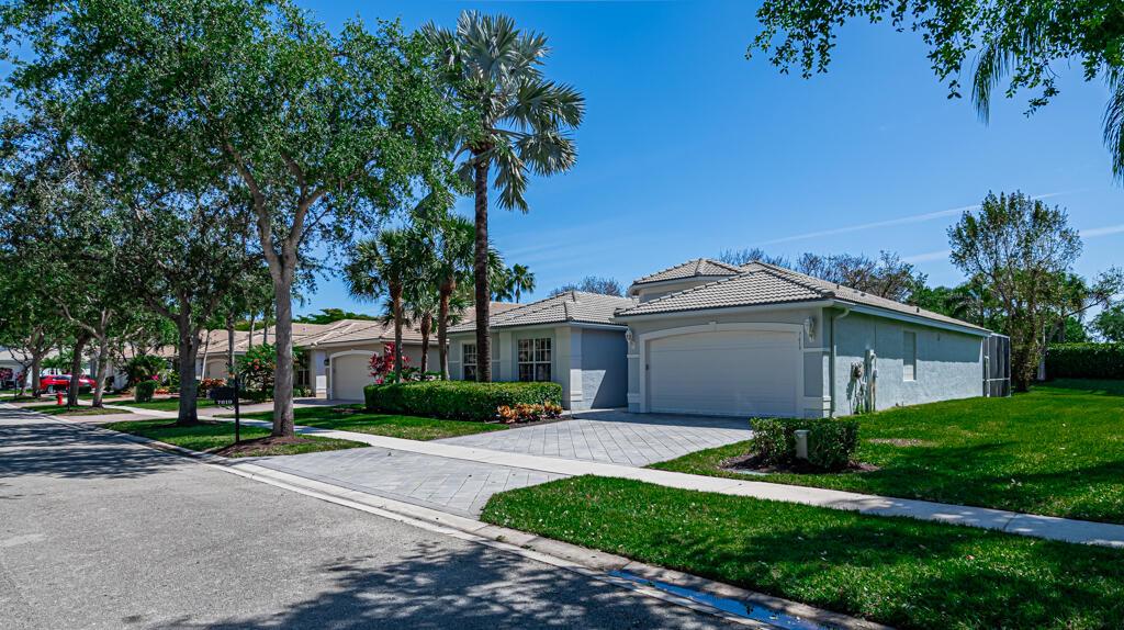 VALENCIA SHORES - Residential