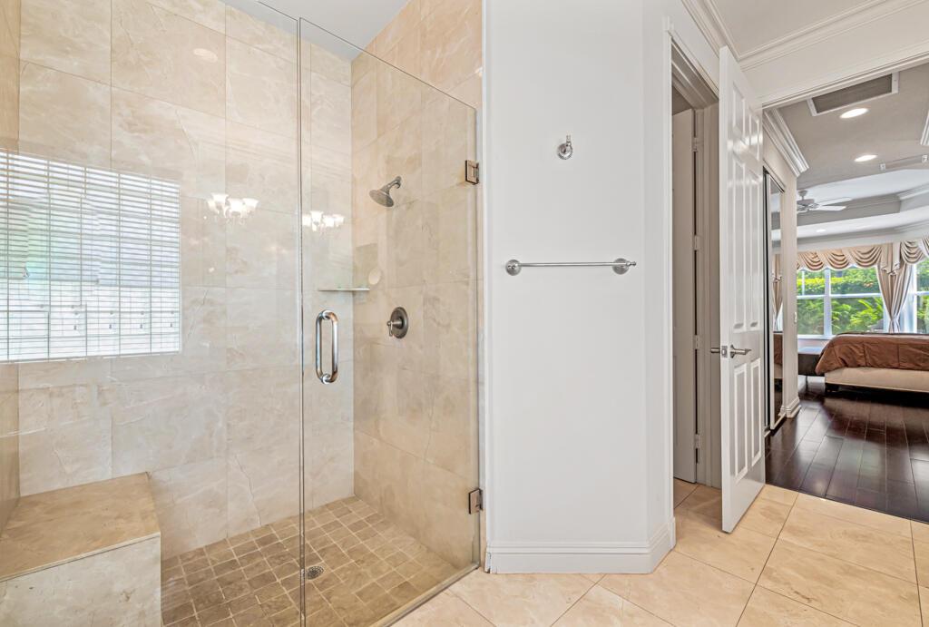 VALENCIA SHORES - Residential