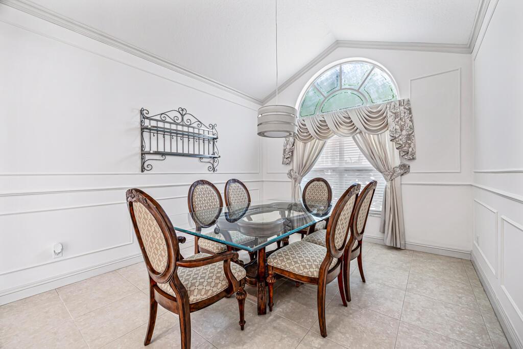 VALENCIA SHORES - Residential