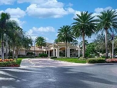 VALENCIA SHORES - Residential