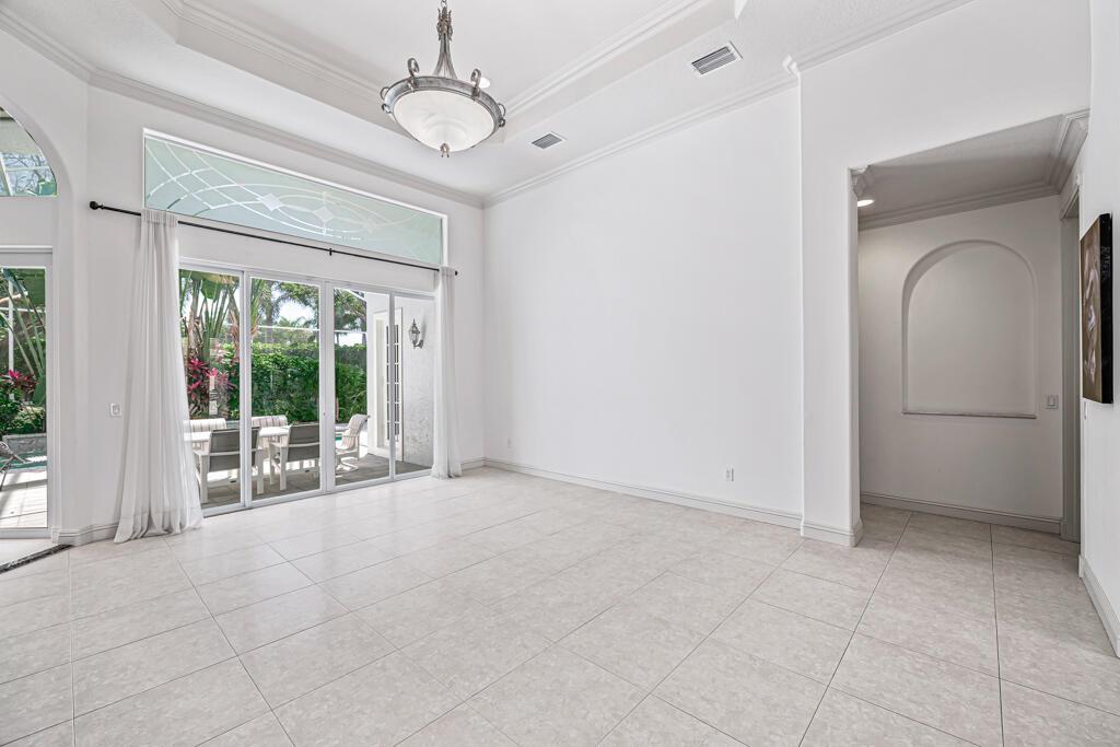 VALENCIA SHORES - Residential