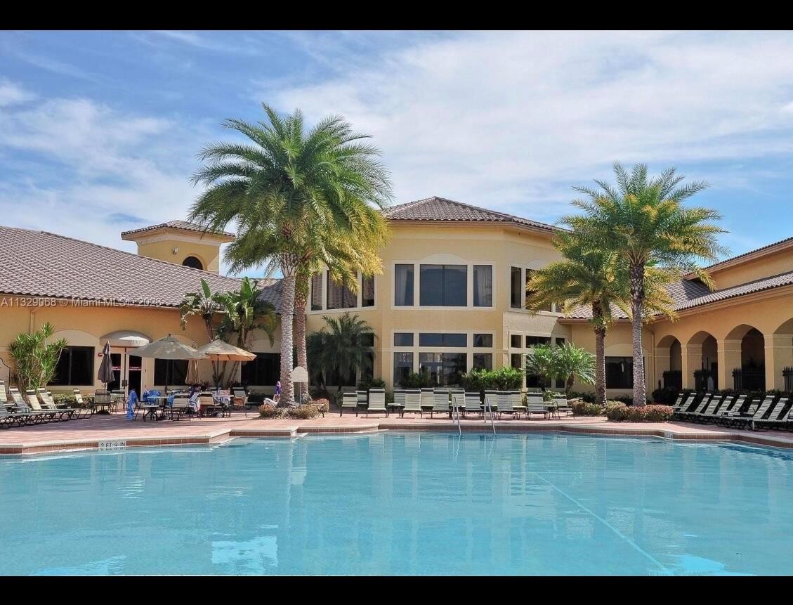 VALENCIA SHORES - Residential