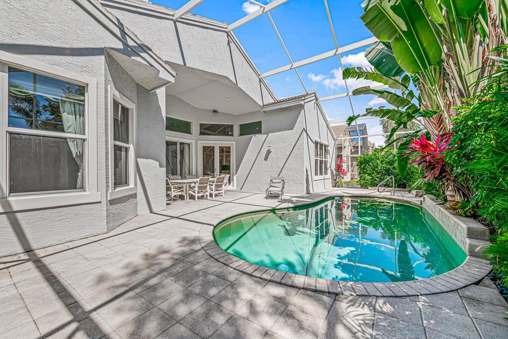 VALENCIA SHORES - Residential