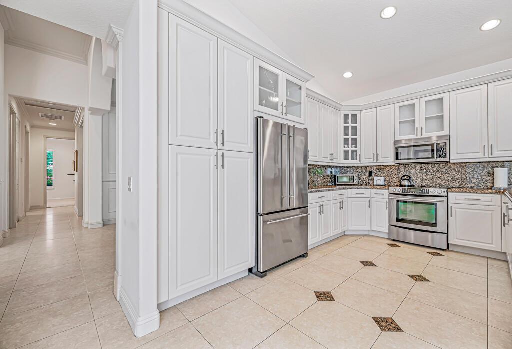 VALENCIA SHORES - Residential