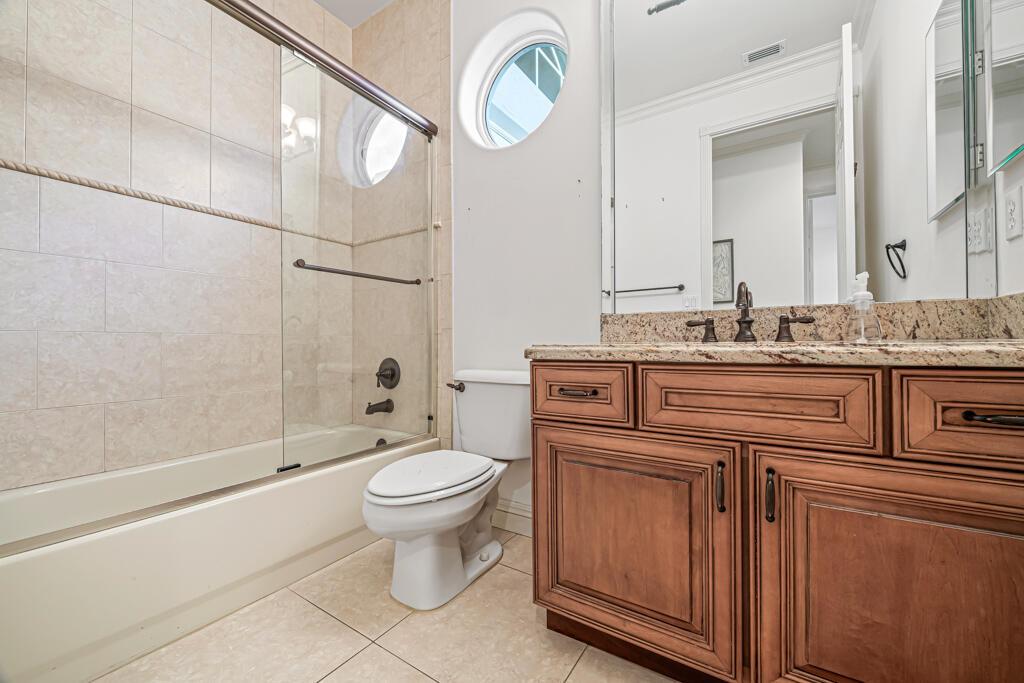 VALENCIA SHORES - Residential