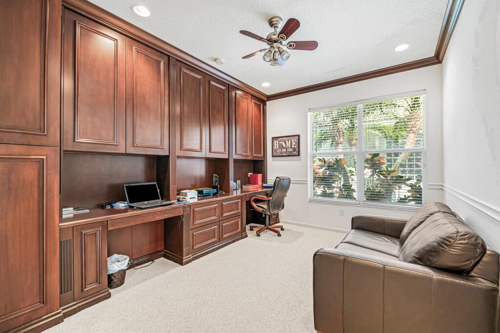 VALENCIA SHORES - Residential