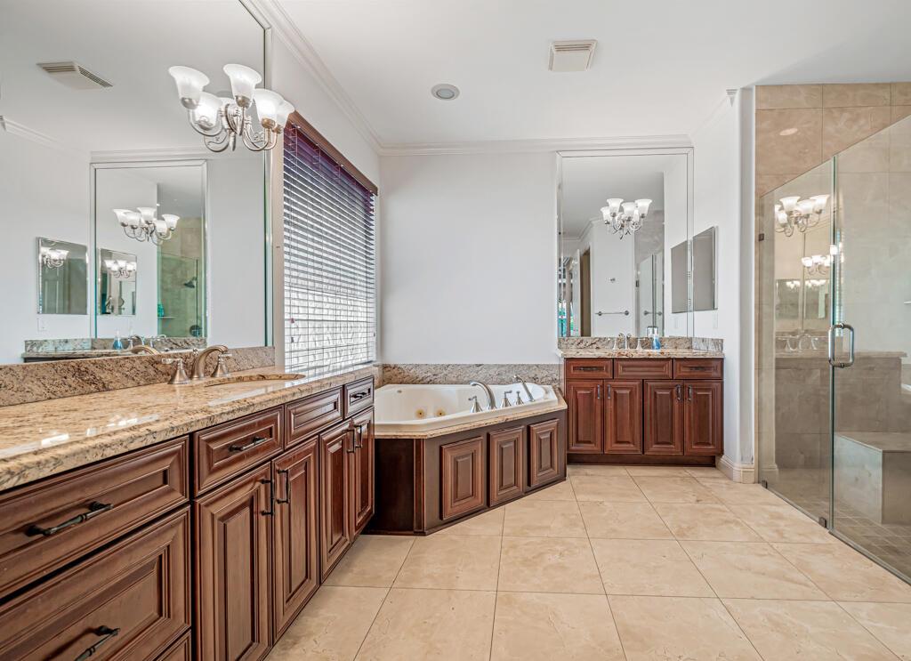 VALENCIA SHORES - Residential