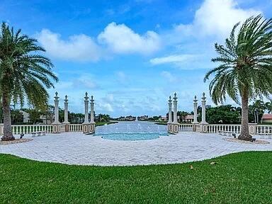 VALENCIA SHORES - Residential