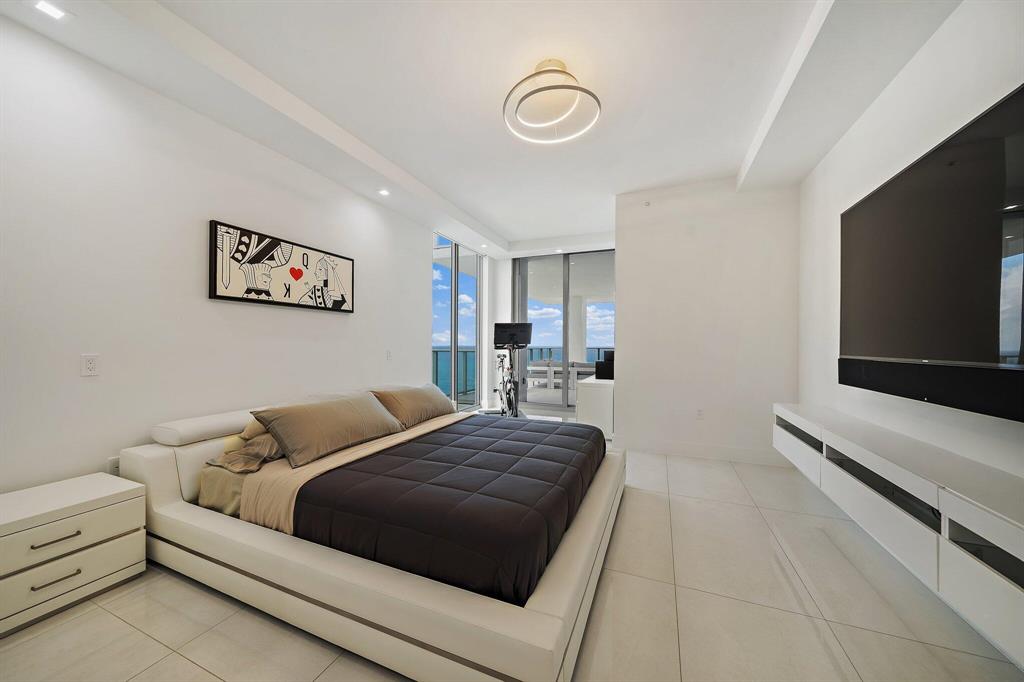 5000 NORTH OCEAN - Residential