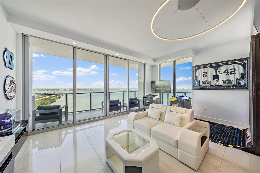 5000 NORTH OCEAN - Residential