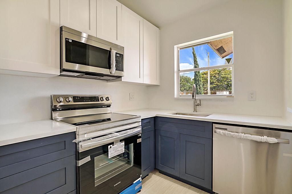 Photo of 320 NE 42nd Street, Boca Raton, FL 33431 (MLS # B26020365)