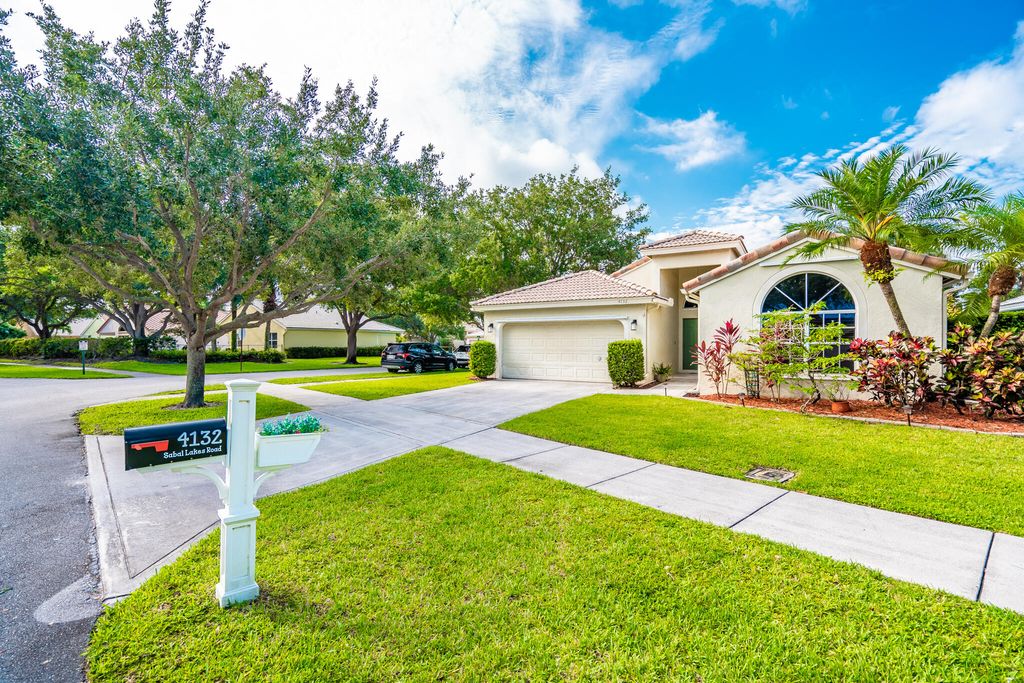 Photo of 4132 Sabal Lakes Road, Delray Beach, FL 33445 (MLS # R11031690)