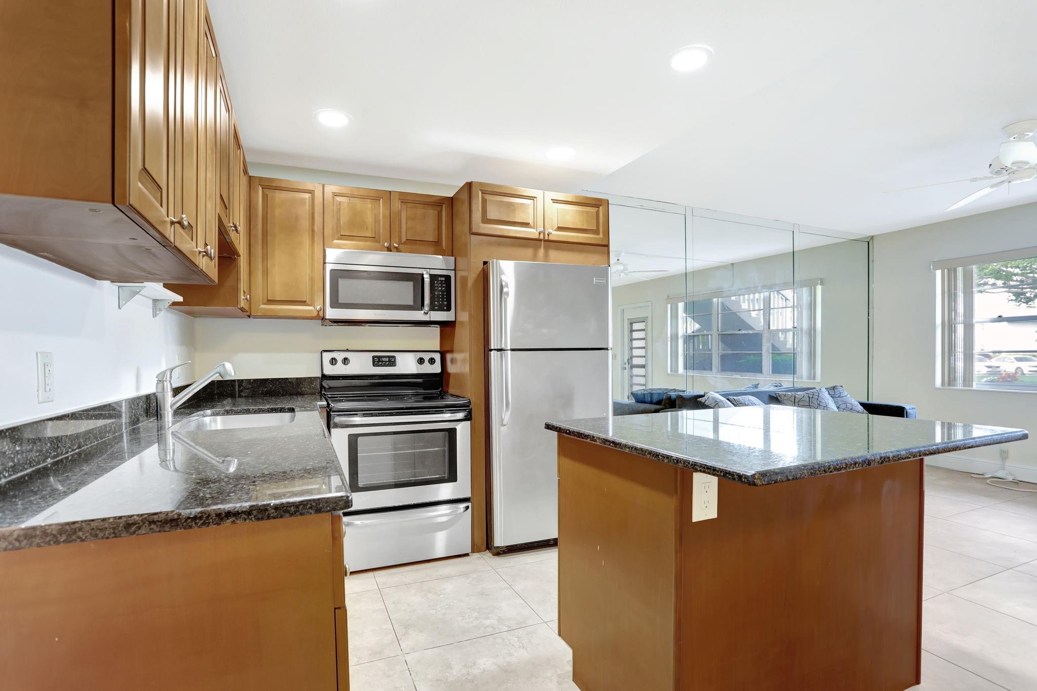 View photos, virtual tours, details... 275 Markham M 275